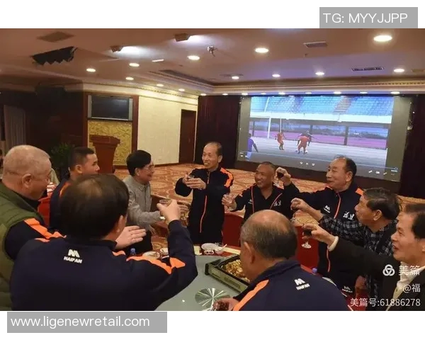 日本足球明星欢聚一堂共庆盛典精彩瞬间回顾